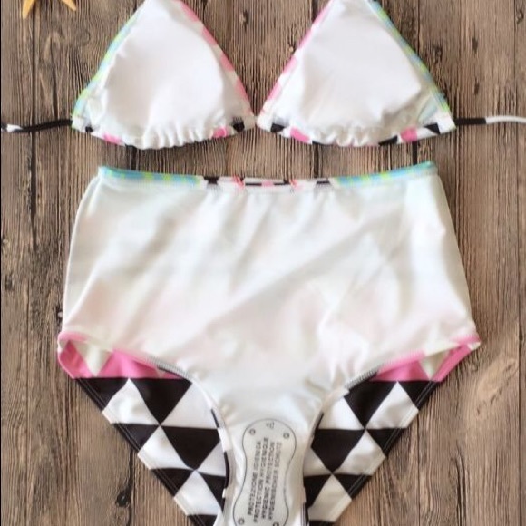 ✨✨🚨Brand new high waisted bikini. Last one 🔥 - Picture 4 of 8